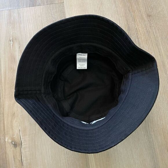 Dolls Kill Black Bucket Hat OS Unisex Womens Cap NWOT - Picture 4 of 5